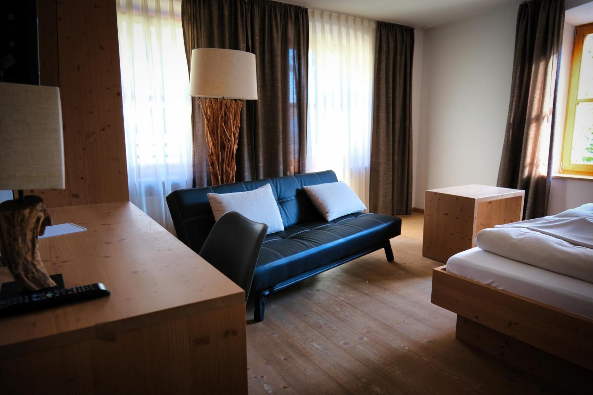 "Beim Butz" Hotel Worth an der Donau Eksteriør billede