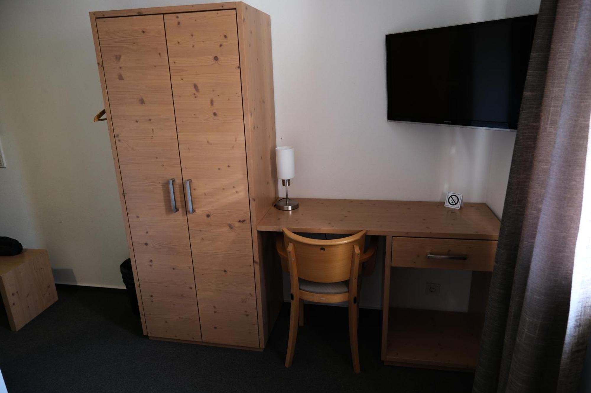 "Beim Butz" Hotel Worth an der Donau Eksteriør billede