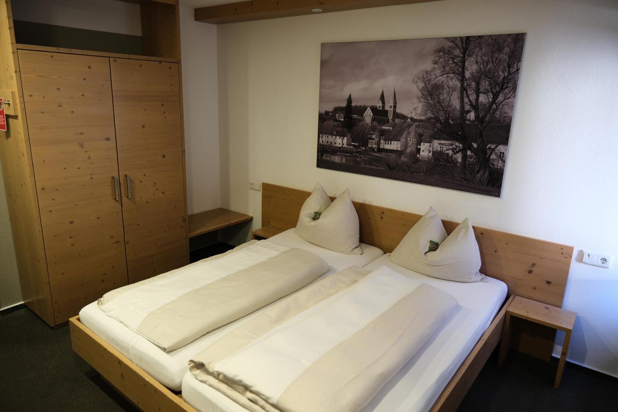"Beim Butz" Hotel Worth an der Donau Eksteriør billede