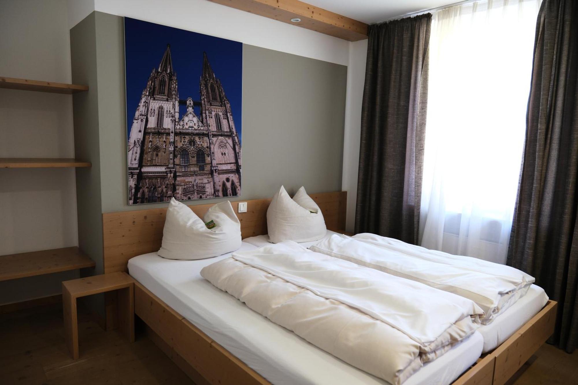 "Beim Butz" Hotel Worth an der Donau Eksteriør billede