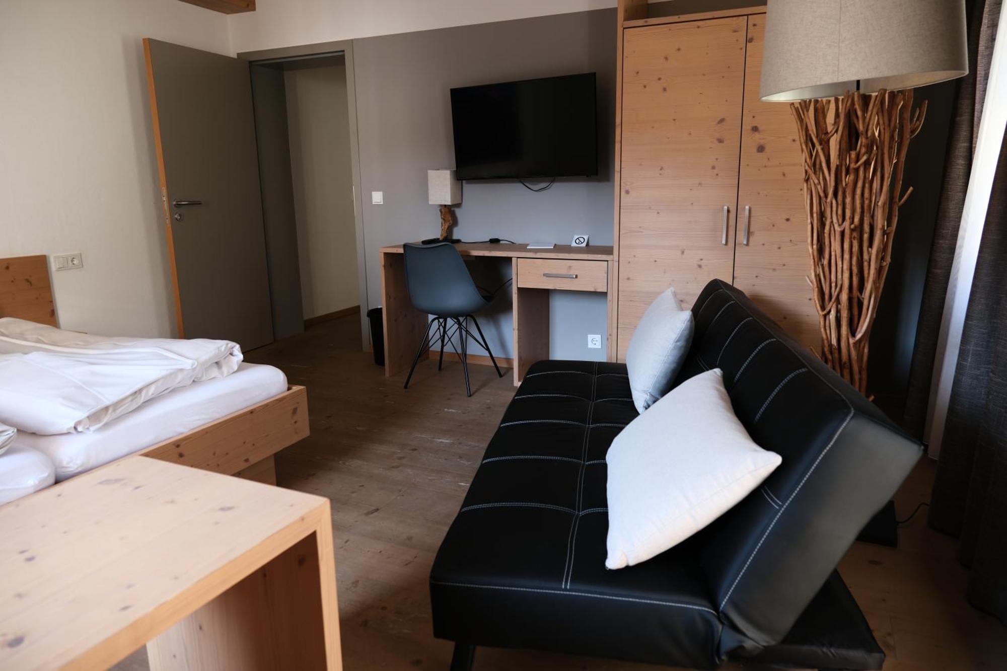 "Beim Butz" Hotel Worth an der Donau Eksteriør billede