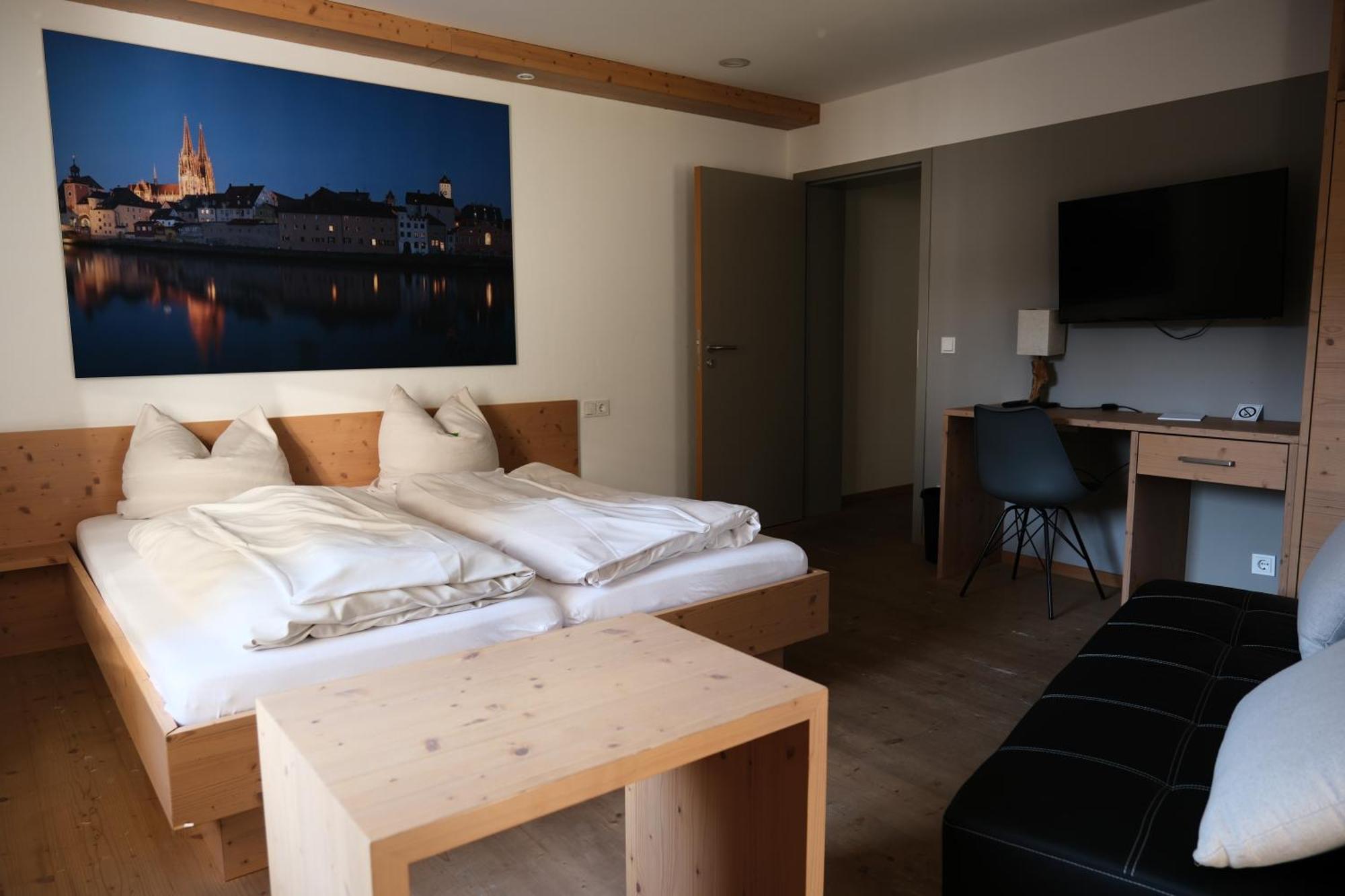 "Beim Butz" Hotel Worth an der Donau Eksteriør billede